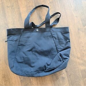 Lululemon daily tote bag